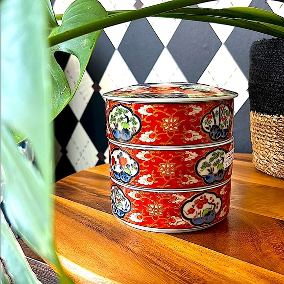 Vintage Japanese Imari Jubako Bento Box | 3-Tier Stackable Porcelain Container - Picture 3 of 17